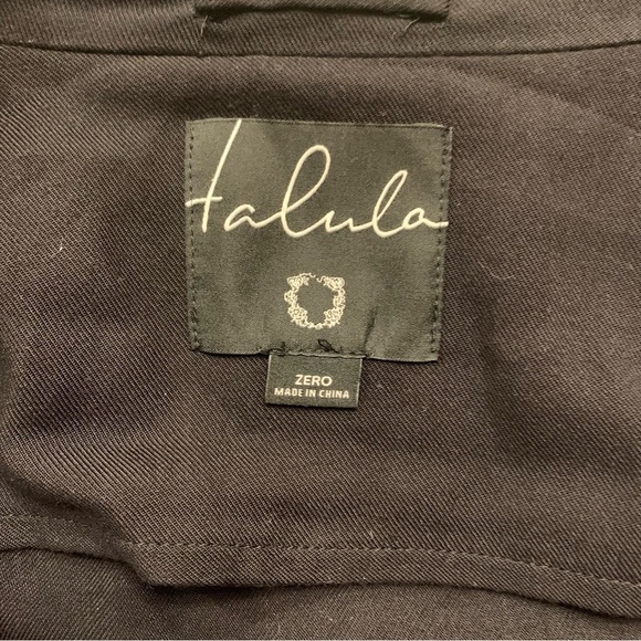 Talula Aritzia Black Two Pocket Flowy Kent Blazer - Picture 7 of 10